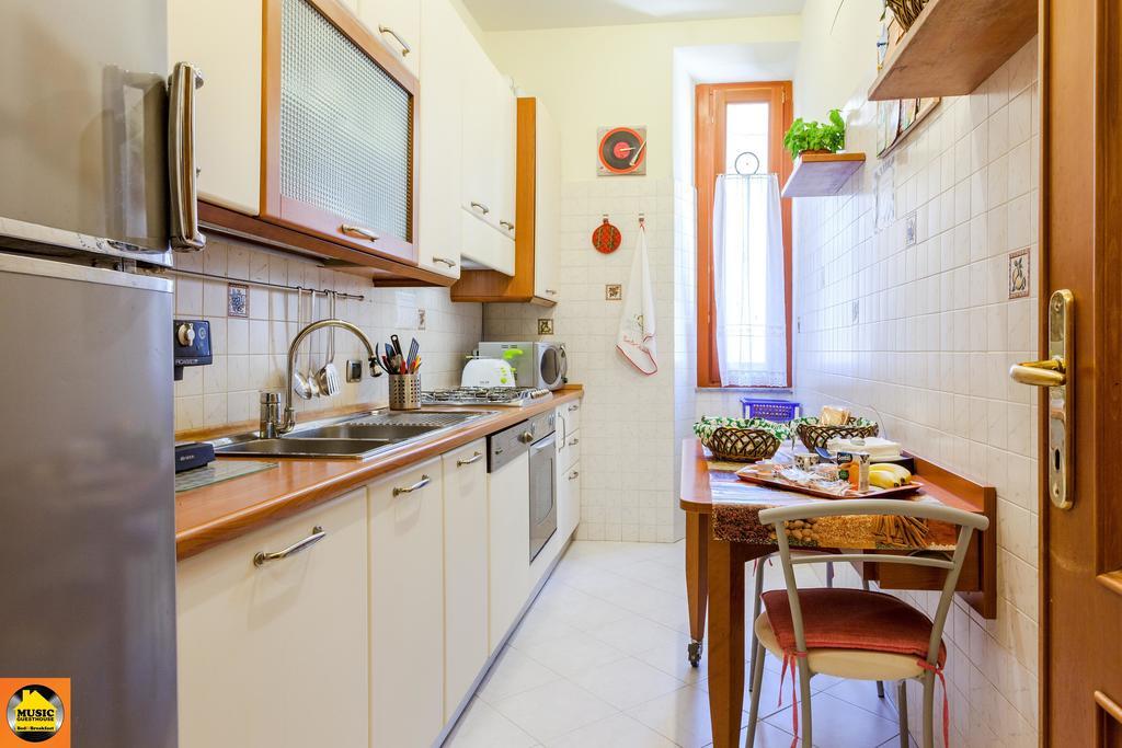 Music Guesthouse Roma Phòng bức ảnh